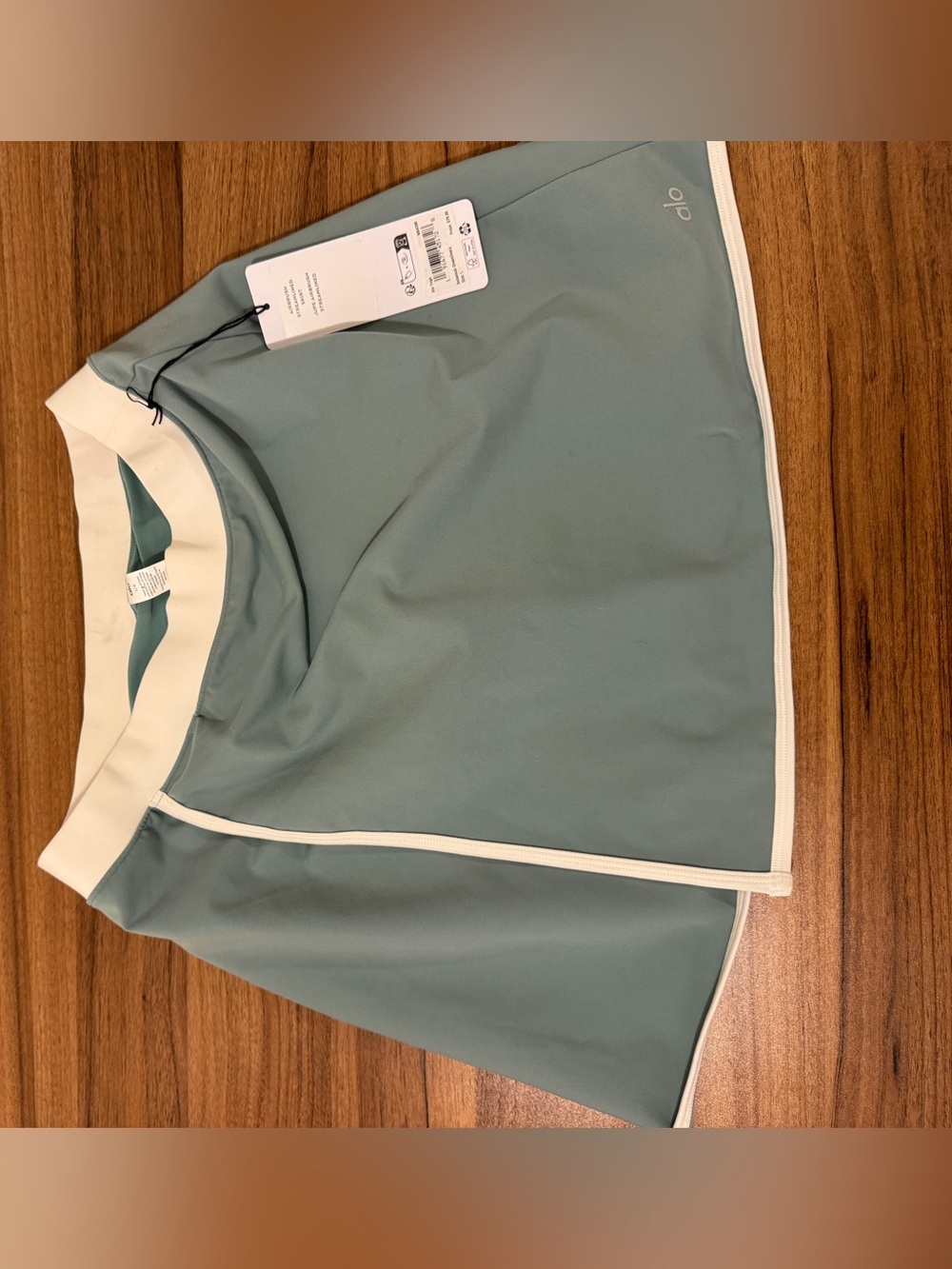 NWT Alo Light Green Skirt with White Trim